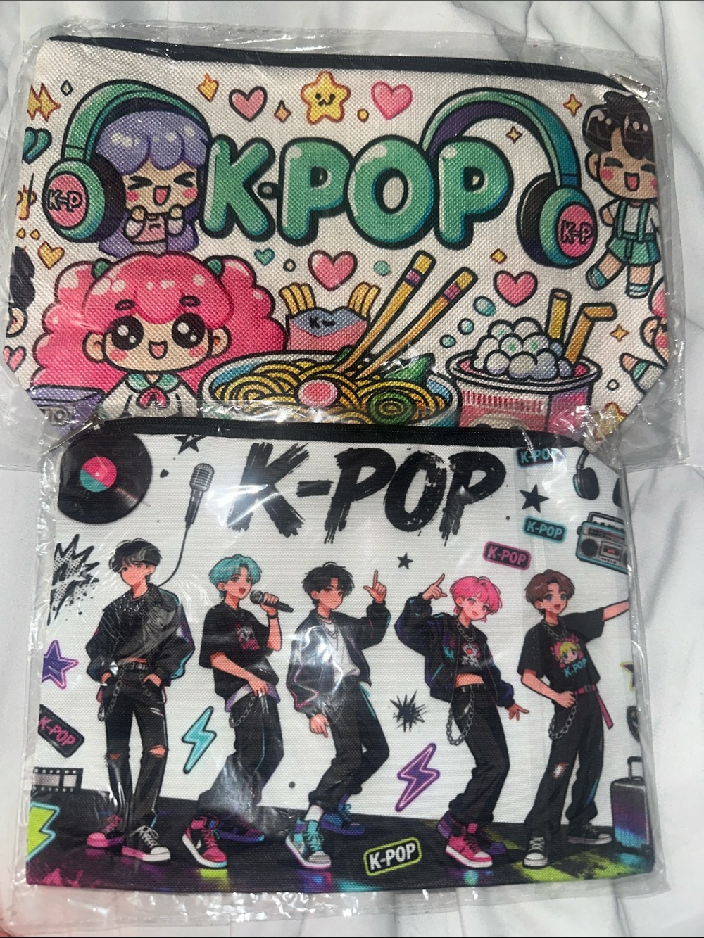 2 K-POP pouches 😍